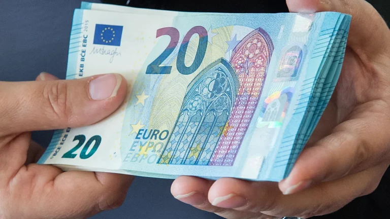 Hol a legmagasabb és a legalacsonyabb a minimálbér Európában?