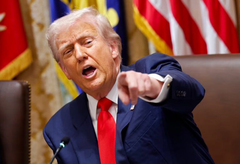 „Bemegyünk és megölünk benneteket” — Trump kemény figyelmeztetést intézett a Hamászhoz