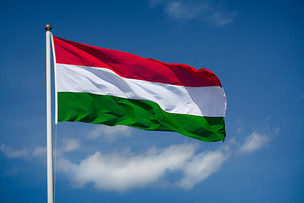 Nemzeti gyásznap: Félárbócra eresztették a magyar zászlót az aradi vértanúk emléknapján