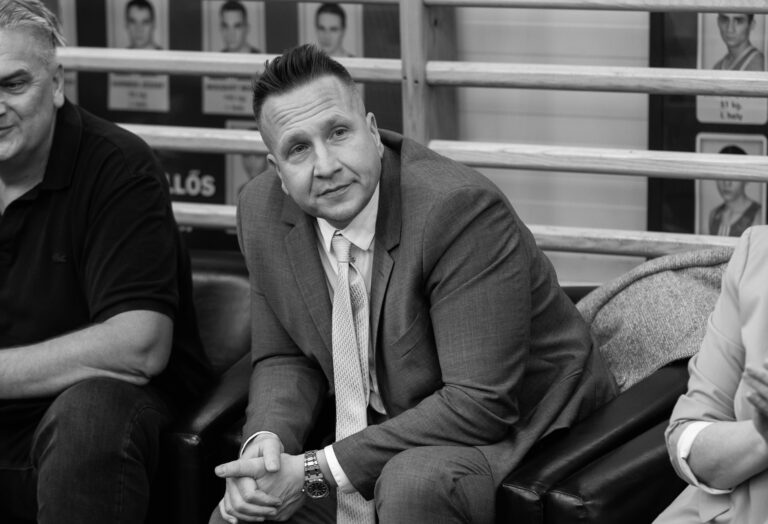 Süllős Gyula, a Vasas ökölvívó szakosztályának elnöke és családja is életét vesztette a kenyai repülőgép-szerencsétlenségben