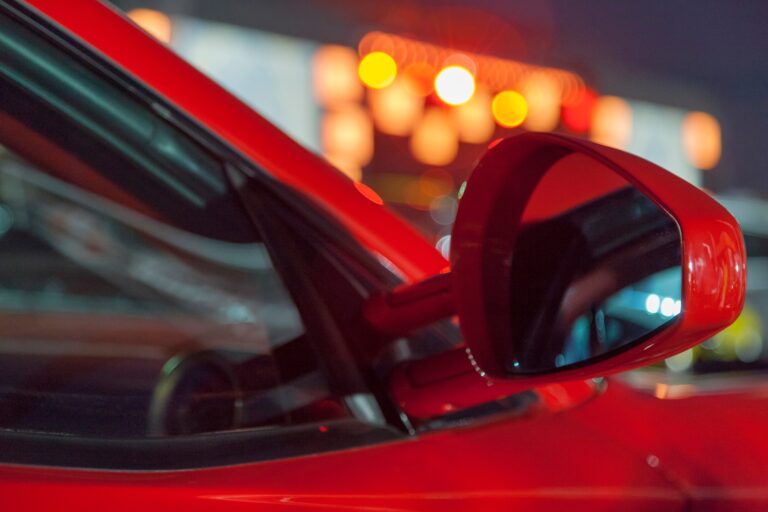 Mikor érdemes autót eladni, és mikor inkább megtartani?