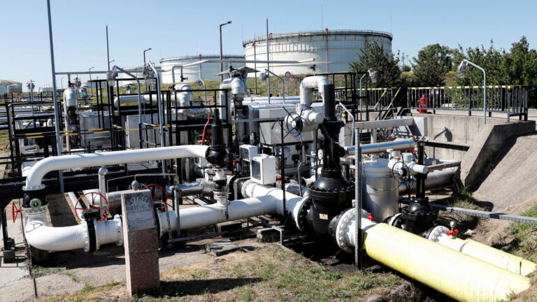 Barátság kőolajvezeték: február 26-án indulhat újra a szállítás Szlovákia felé