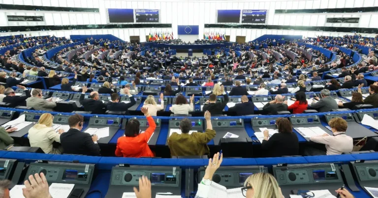 Az Európai Parlament jelentős emelést javasol az EU 2028–2034-es költségvetéséhez