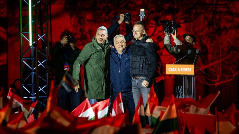 Lázár János parlamenti mandátumot vállal a Fidesz-frakcióban