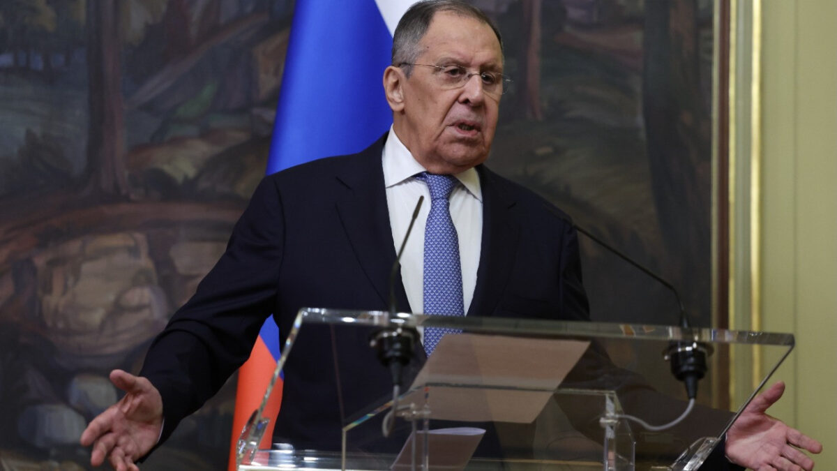 Lavrov Európát vádolta az ukrajnai béke akadályozásával