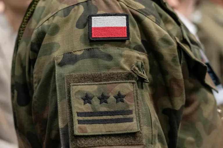 Lengyelország két repterén leállt a forgalom a légierő művelete miatt