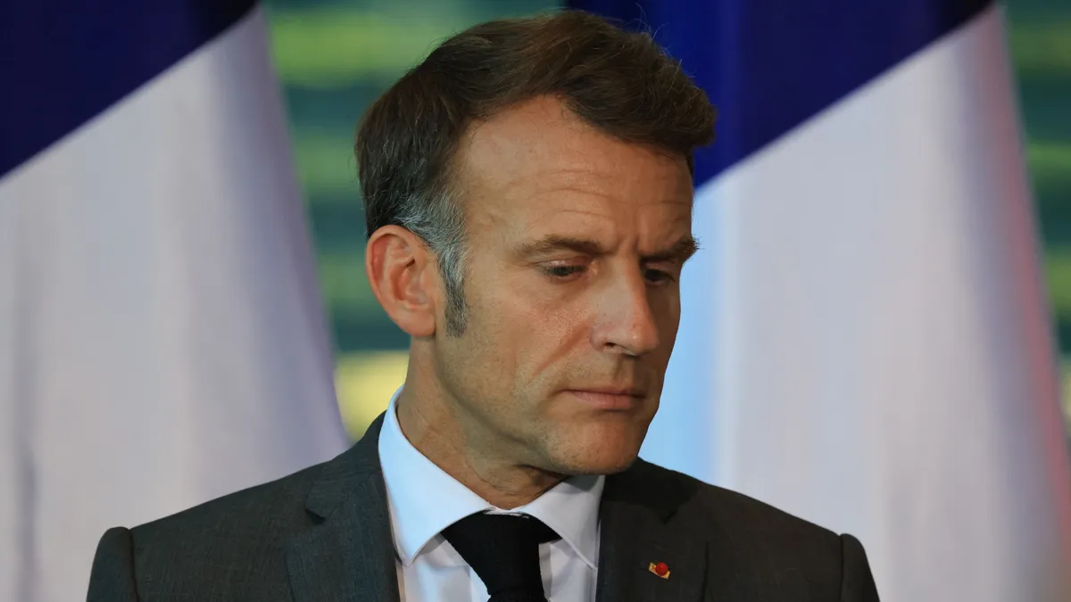 Macron uniós szintű közösségi média tilalmat sürget a 15 év alattiak számára