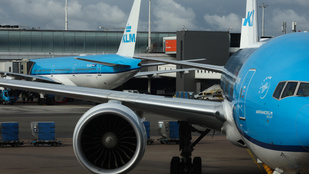 Repülés közben gyulladt ki egy powerbank a KLM járatán