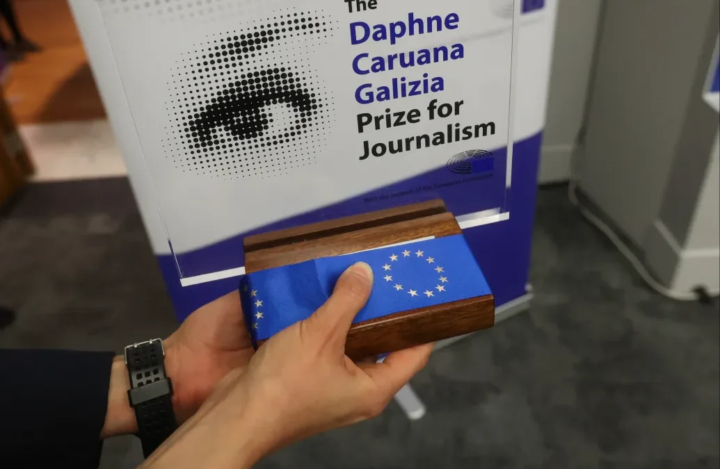 EP-díj döntőse lett a magyar civileket támadó Facebook-hirdetésekről szóló cikk