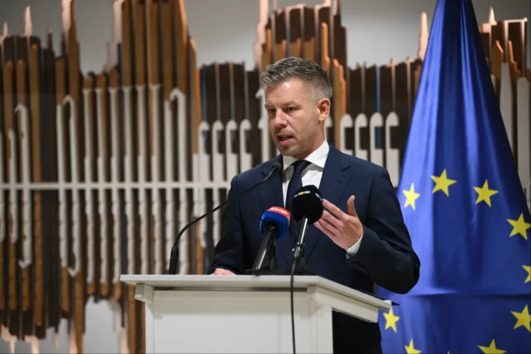 Magyar Péter Brüsszelben az uniós pénzekről és Ukrajnáról beszélt