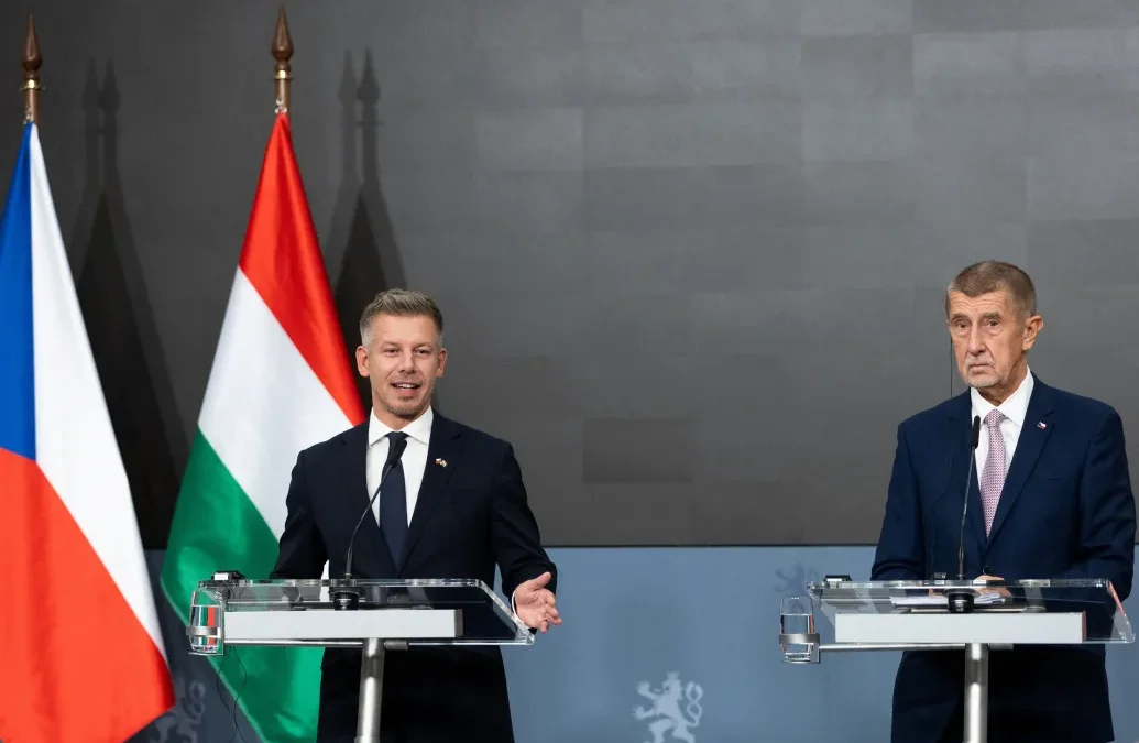 Magyar Péter Prágában tárgyalt a cseh kormányfővel